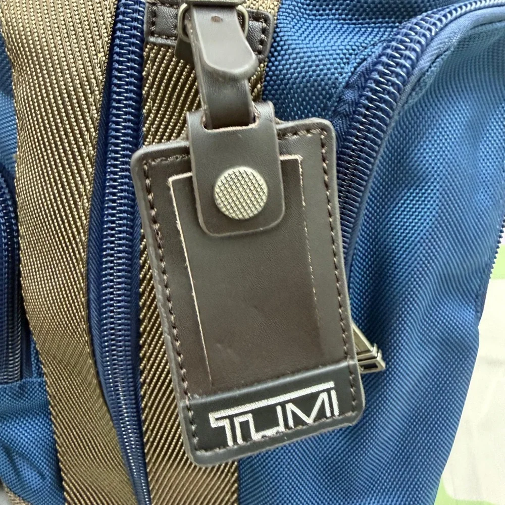 🌞 Tumi Alpha Bravo Monterey Sling Bag